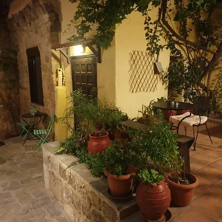 Chris αpartments Old Town Apartman